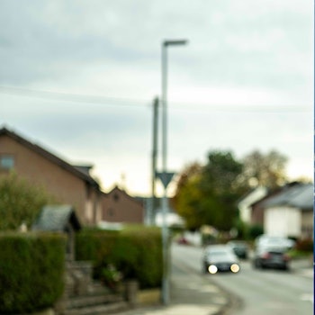 Das Bild zeigt eine Bushaltestelle in Kirchheim.