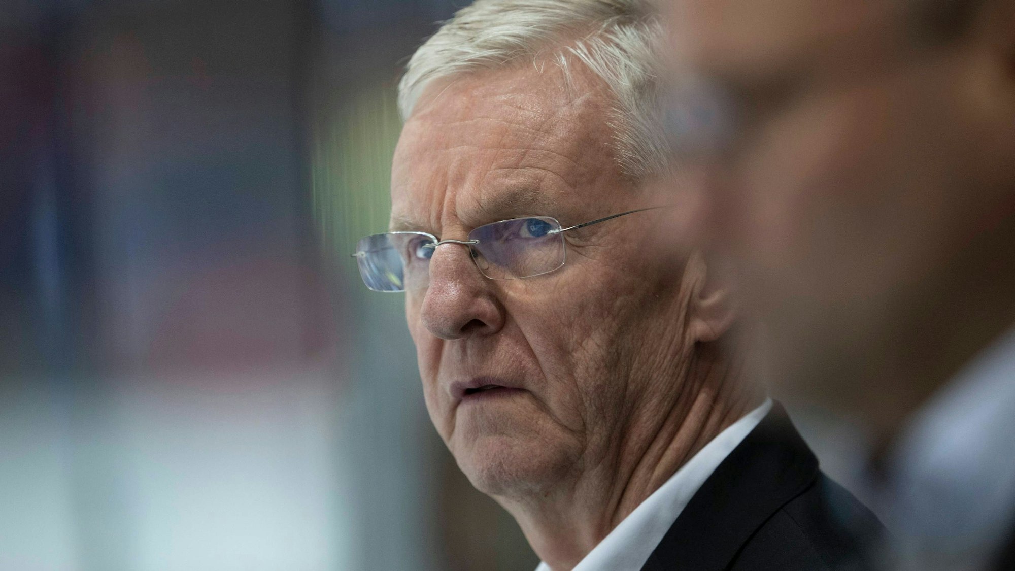 Kari Jalonen an der Bande.