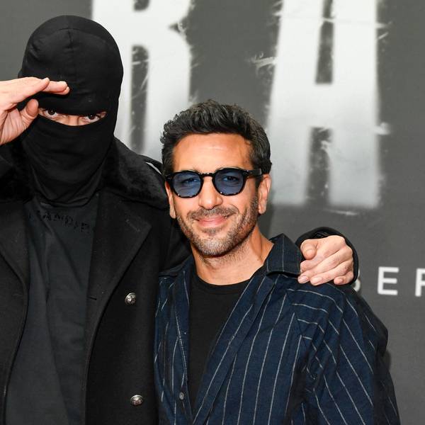 Bei der Premiere erschien Haftbefehl (Aykut Anhan) mit Sturmhaube, neben ihm steht Elyas M'Barek.