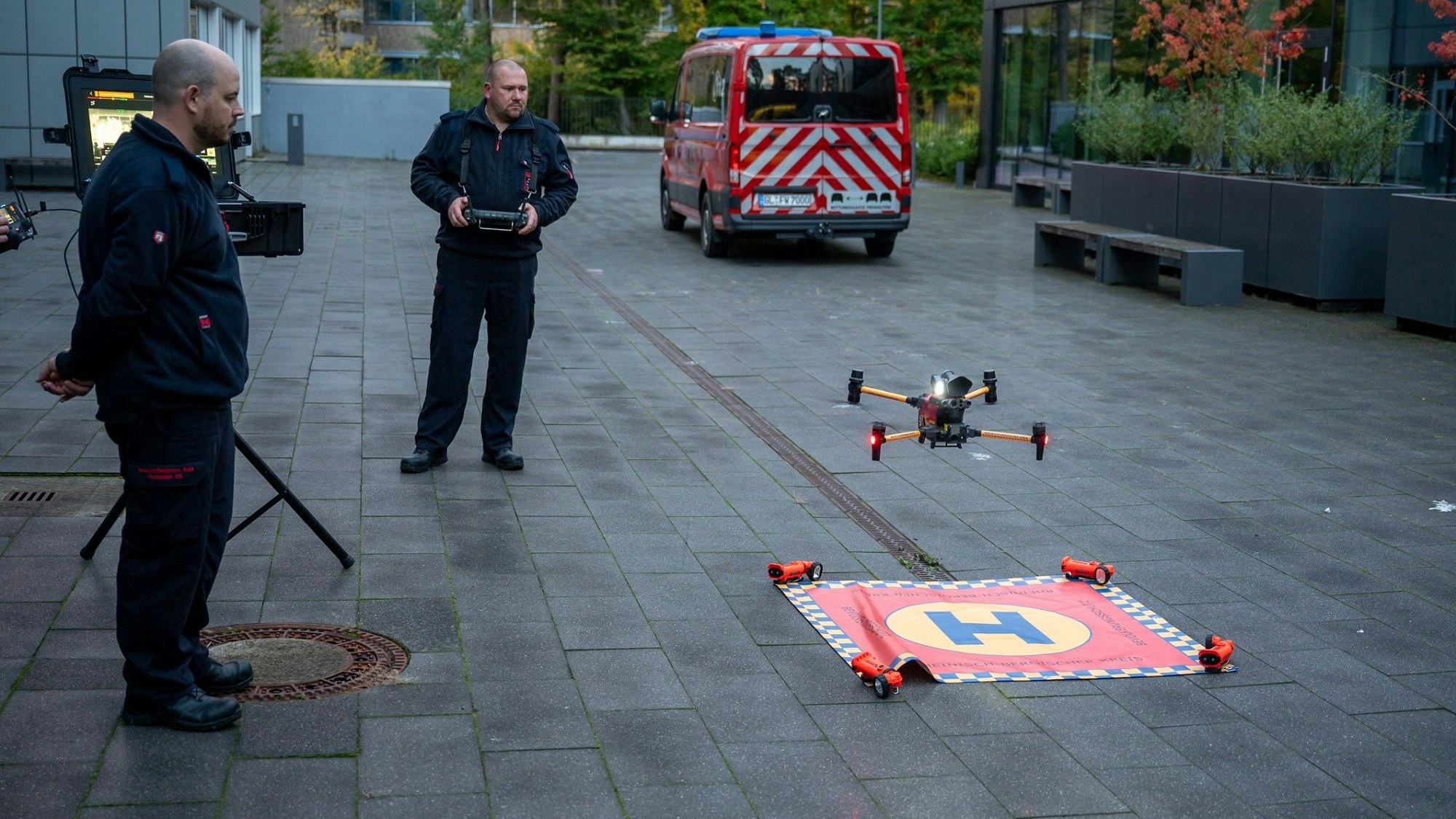 Die neue Drohne nach der Übergabe im Einsatz.