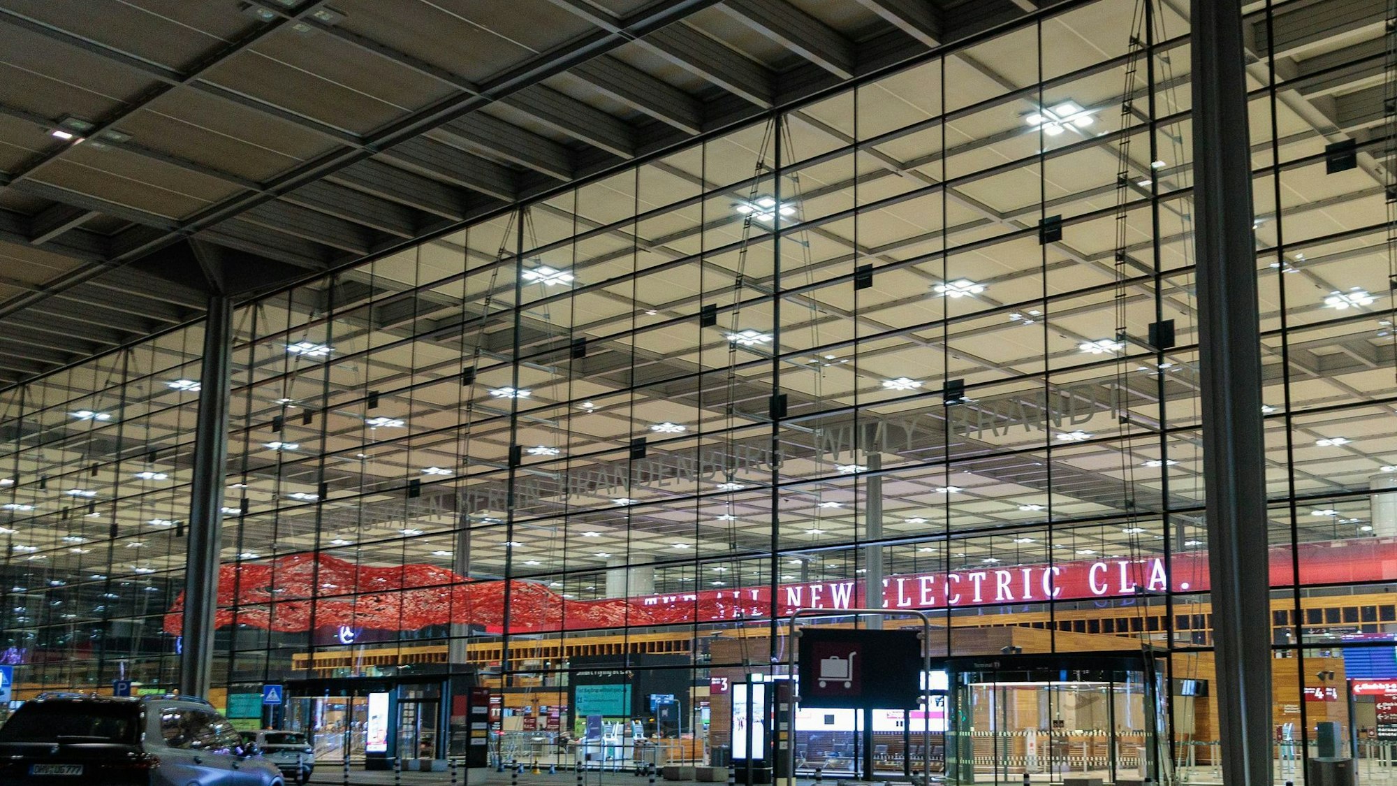 Der Flugverkehr wurde nach der Sichtung für knapp zwei Stunden eingestellt.