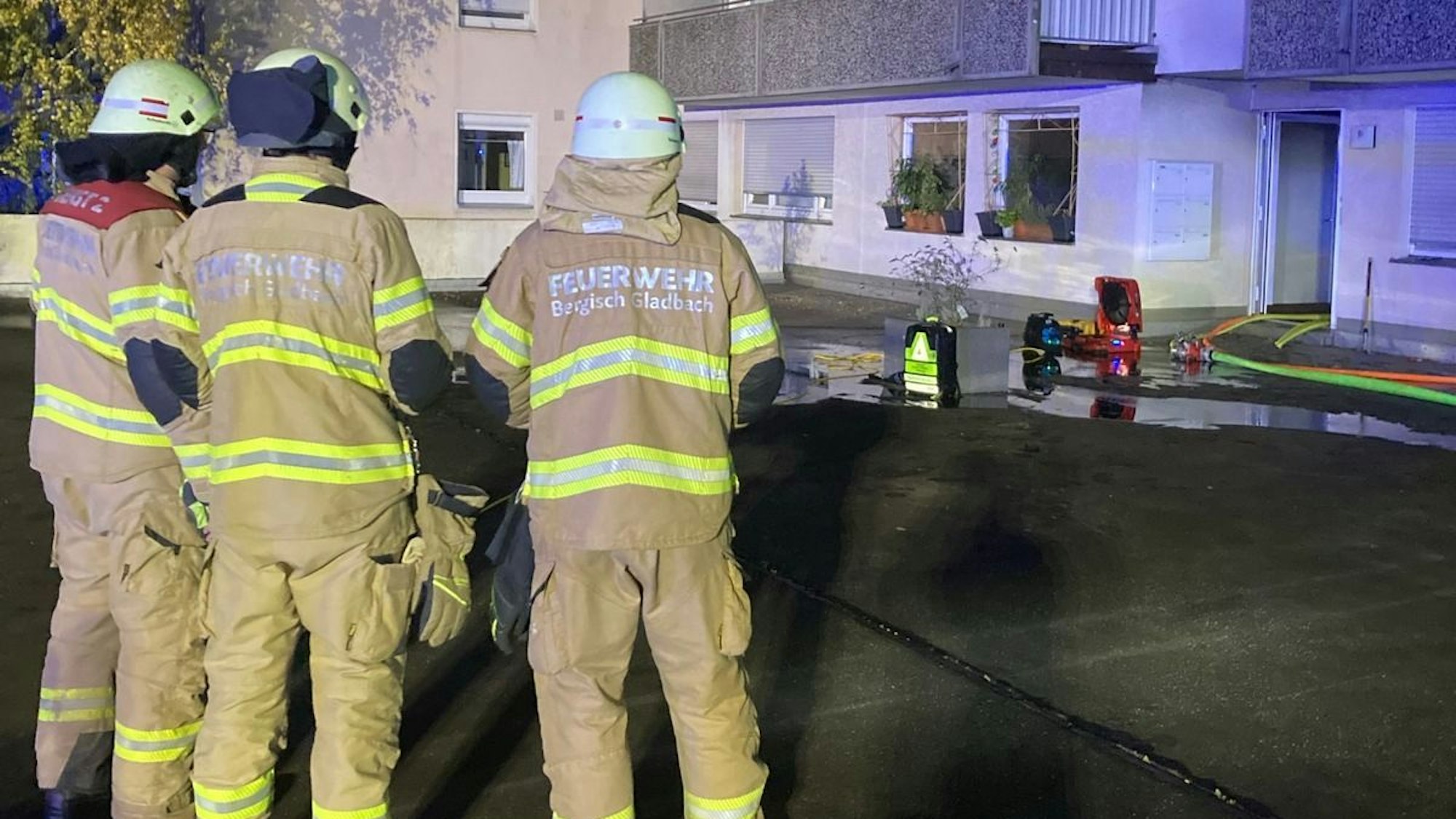 Feuerwehreinsätze in Halloween-Nacht mit Verletzten (Symbolbild)