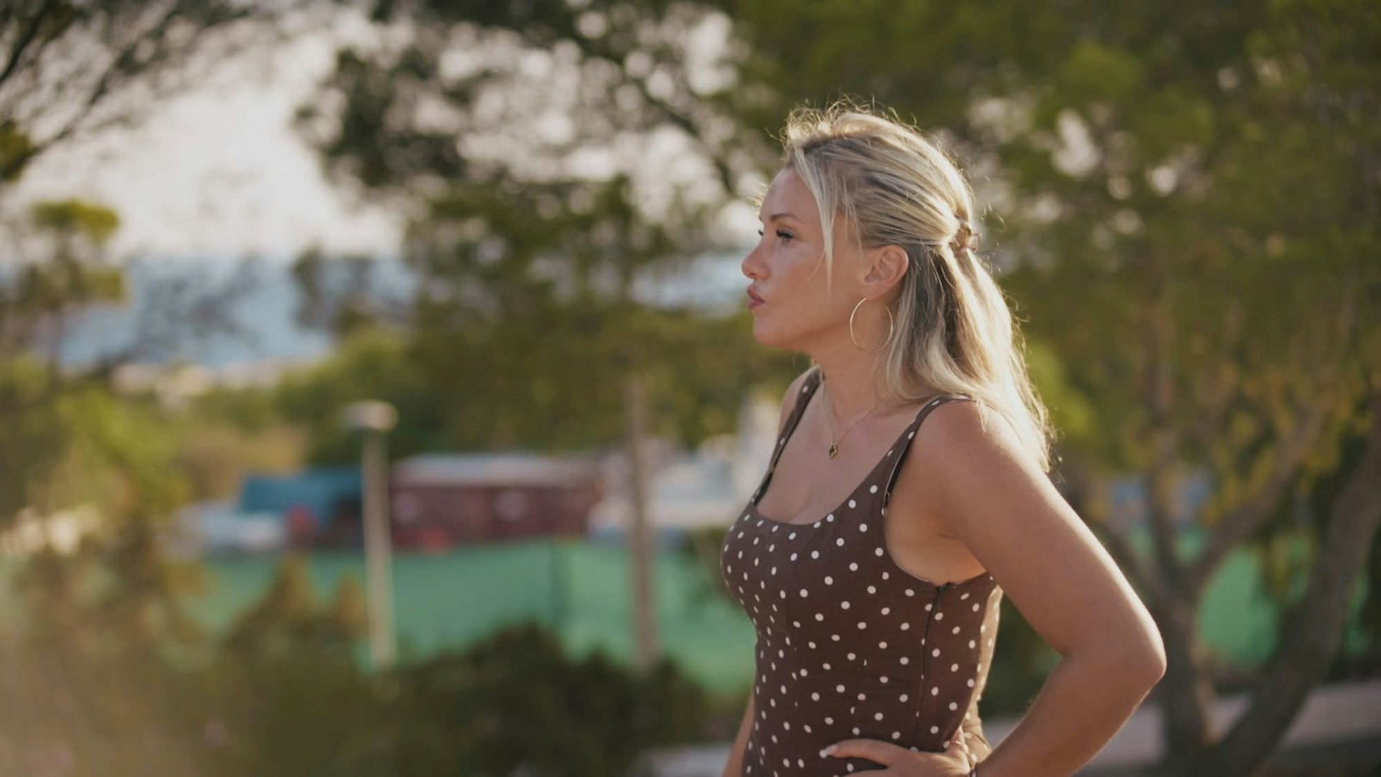 Evelyn Burdecki weiß, dass ein Leben in der Öffentlichkeit die Partnersuche oftmals erschwert. (Bild: Sky/ B 28)