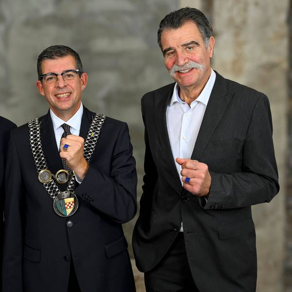 Freunde und Ehrenringträger: von links zu sehen Ulrich Stücker, Frank Helmenstein und Heiner Brand.
