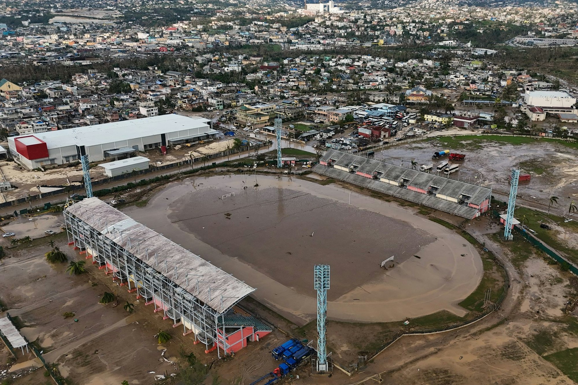 Das Stadion in Montego Bay ist nach dem Hurrikan Melissa überflutet.