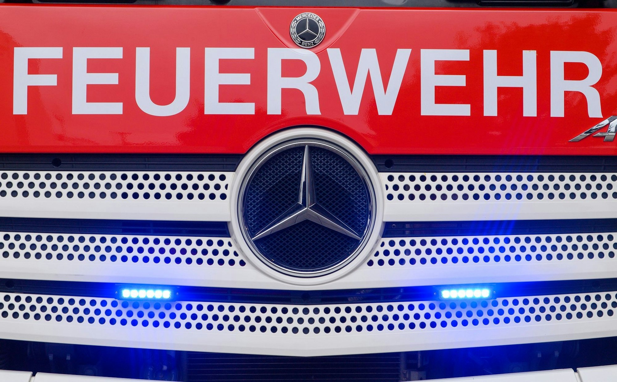 Bewohner in Detmold bei Zimmerbrand von Feuerwehr geweckt (Symbolbild)