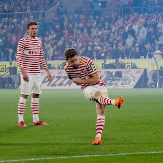 Florian Kainz Koeln 11 erzielt das Tor zum 2:0 02.11.2025 Fussball 1. FC Koeln vs Hamburger SV, Rheinenergiestadion, Koeln, DFB/DFL REGULATIONS PROHIBIT ANY USE OF PHOTOGRAPHS AS IMAGE SEQUENCES AND/OR QUASI-VIDEO *** Florian Kainz Koeln 11 scores the goal for 2 0 02 11 2025 Soccer 1 FC Koeln vs Hamburger SV, Rheinenergiestadion, Koeln, DFB DFL REGULATIONS PROHIBIT ANY USE OF PHOTOGRAPHS AS IMAGE SEQUENCES AND OR QUASI VIDEO Copyright: xpepphotox/xHorstxMauelshagenx pep00321, pep_20251102_hm_187976