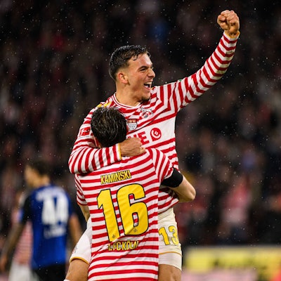 COLOGNE, GERMANY - 2 NOVEMBER, 2025: Jakub Kaminski, Said El Mala, goal, celebrations - The football match of Bundesliga 1.FC Koeln vs Hamburger SV at Rhein Energie Stadion. PUBLICATIONxNOTxINxRUS Copyright: xVITALIIxKLIUIEVx