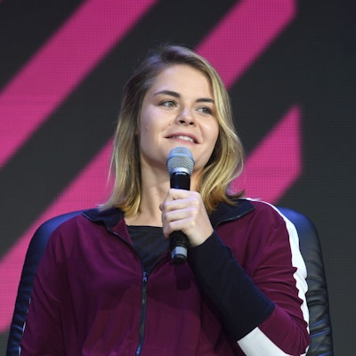 Hazel Brugger ist eines der bekanntesten Gesichter der Comedy-Szene. Sie bestreitet den Auftakt-Abend beim ersten „Cologne Comedy Festival Open-Air“ auf dem Gelände von Schloss Eulenbroich in Rösrath.