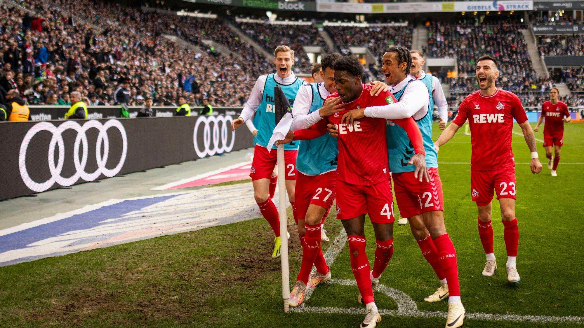 Torjubel beim letzten Aufeinandertreffen des 1. FC Köln und Borussia Mönchengladbach im Borussia Park: Faride Alidou und Damion Downs erzielten am 9.3.2024 die Tore.
