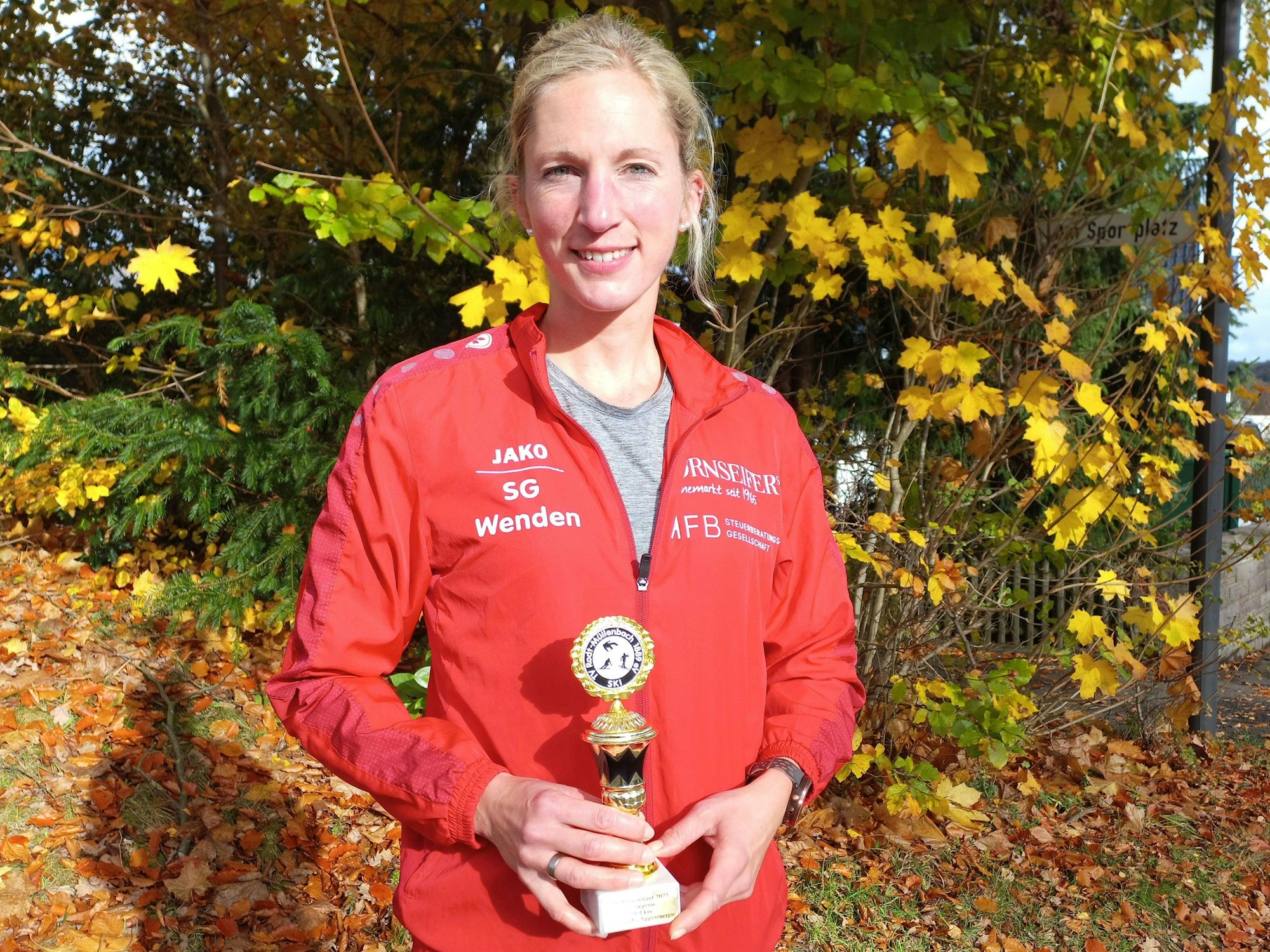 Die Reichshoferin Ira Achenbach hat den 48. Herbstwaldlauf des TV Rodt-Müllenbach gewonnen.