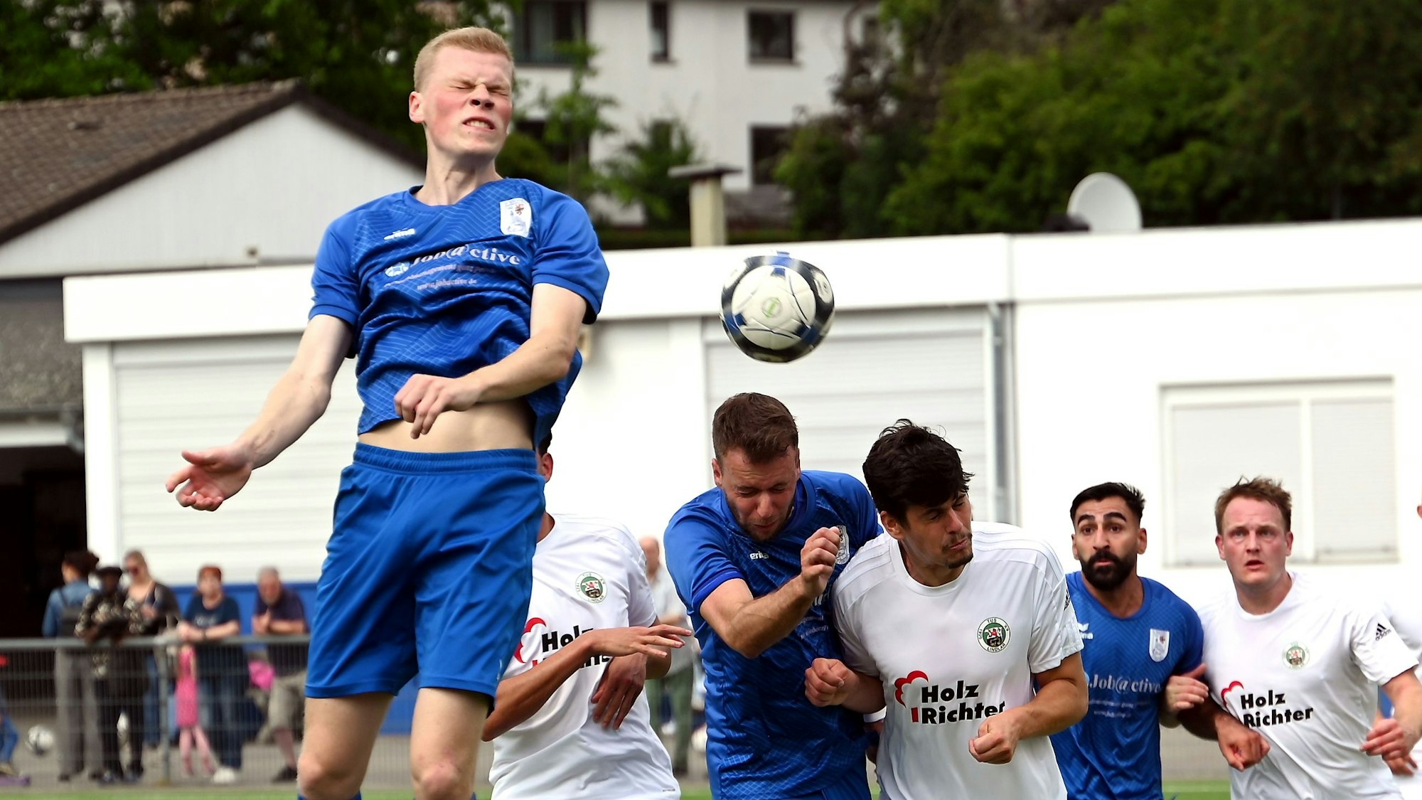 15.06.2025, Fussball-Bergfried Leverkusen-Tus Lindlar
vorne: Till Juber (Leverkusen)
Foto: Uli Herhaus