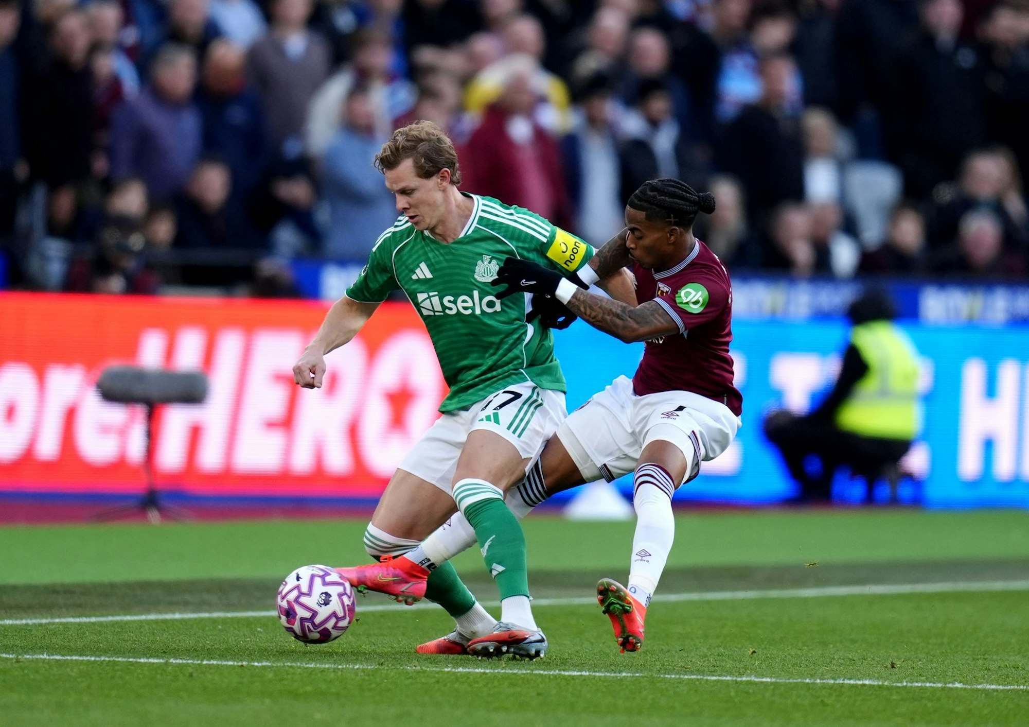 West Ham und Newcastle lieferten sich viele enge Zweikämpfe.