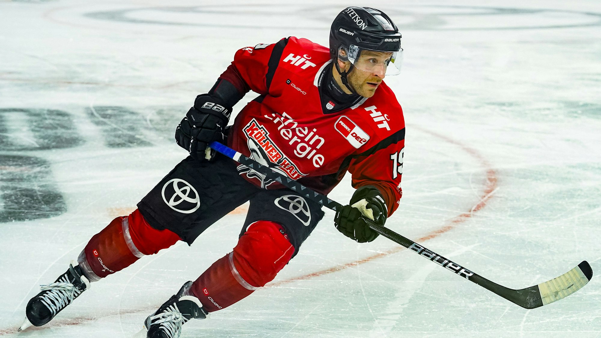 Frederik Storm von den Kölner Haien am 02.11.2025 in der Lanxess Arena in Köln.