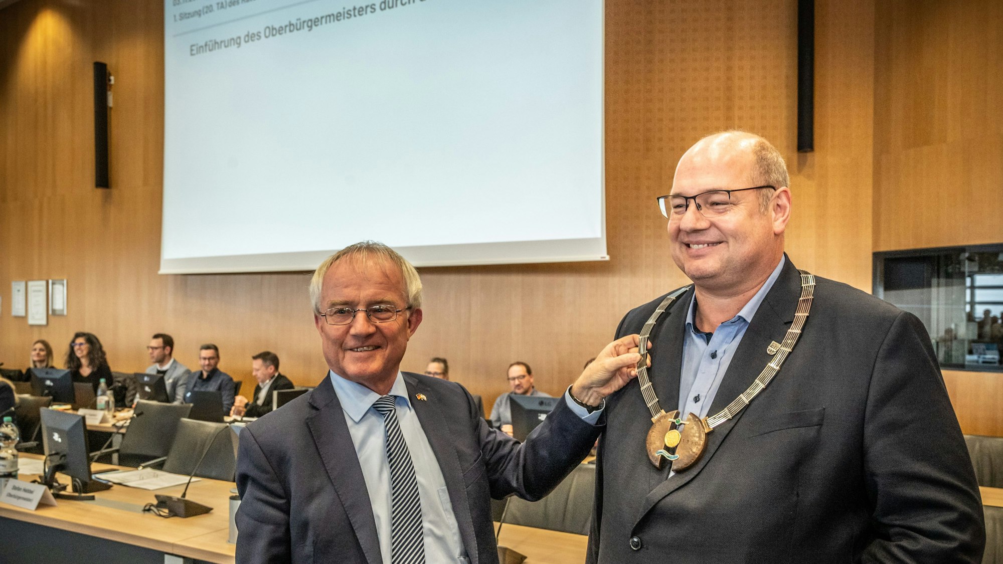 Konstituierende Ratssitzung mit Amtseinführung Stefan Hebbel durch den Alterspräsidenten Rüdiger Scholz