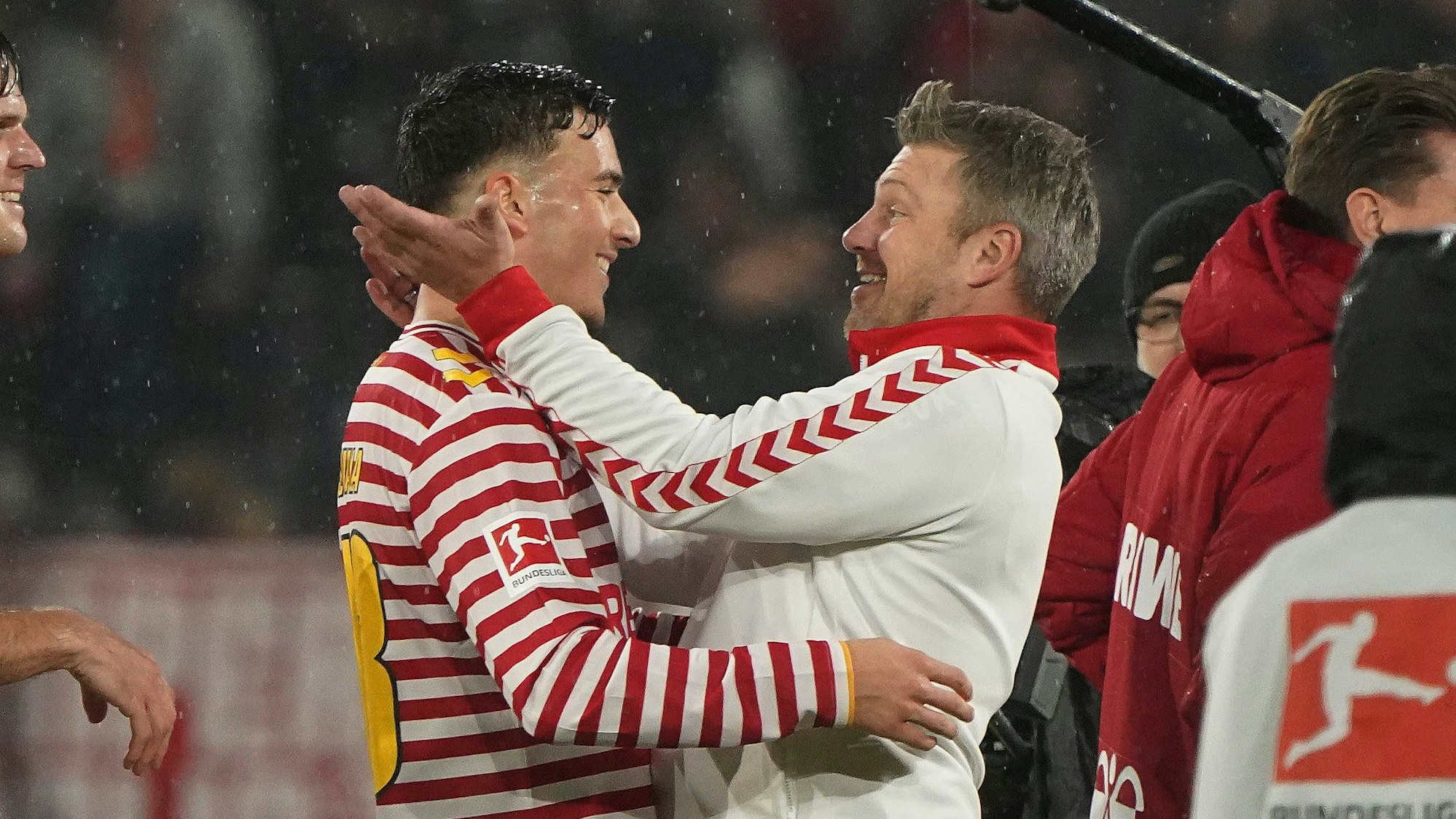 Fussball, 1.BL saison 2025/2026 1.FC Köln vs Hamburger SV , 02.11.2025, Rheinenergiestadion Köln, Said El Mala Lukas Kwasniok beide FC Köln, copyright Gladys Chai von der Laage DFL regulations prohibit any use of photographs as image sequences and/or quasi-video. *** Fußball, 1 BL saison 2025 2026 1 FC Köln vs Hamburger SV , 02 11 2025, Rheinenergiestadion Köln, Said El Mala Lukas Kwasniok beide FC Köln, copyright Gladys Chai von der Laage DFL regulations prohibit any use of photographs as image sequences and or quasi video