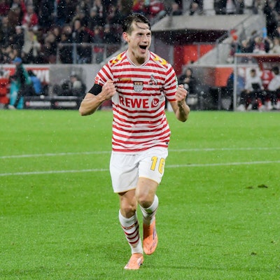 Jakub Kaminski Koeln 16 jubelt nach dem Tor zum 4:1 02.11.2025 Fussball 1. FC Koeln vs Hamburger SV, Rheinenergiestadion, Koeln, DFB/DFL REGULATIONS PROHIBIT ANY USE OF PHOTOGRAPHS AS IMAGE SEQUENCES AND/OR QUASI-VIDEO *** Jakub Kaminski Koeln 16 cheers after scoring 4 1 02 11 2025 Soccer 1 FC Koeln vs Hamburger SV, Rheinenergiestadion, Koeln, DFB DFL REGULATIONS PROHIBIT ANY USE OF PHOTOGRAPHS AS IMAGE SEQUENCES AND OR QUASI VIDEO Copyright: xpepphotox/xHorstxMauelshagenx pep00321, pep_20251102_hm_188177