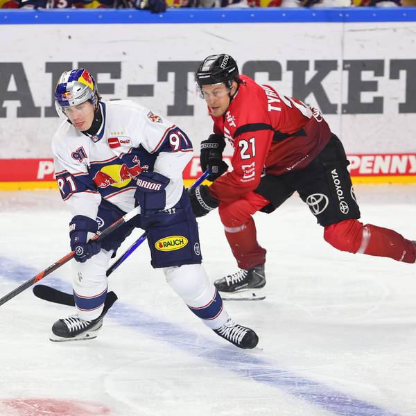 Jeremy McKenna Muenchen im Laufduell mit Juhani Tyrvaeinen Koeln Koelner Haie vs EHC Red Bull Muenchen, Eishockey DEL, 02.11.2025 Koelner Haie vs EHC Red Bull Muenchen, Eishockey DEL, 02.11.2025 Koeln *** Jeremy McKenna Muenchen in a running duel with Juhani Tyrvaeinen Koeln Koelner Haie vs EHC Red Bull Muenchen, Eishockey DEL, 02 11 2025 Koelner Haie vs EHC Red Bull Muenchen, Eishockey DEL, 02 11 2025 Koeln Copyright: xEibner-Pressefotox EP_RWS