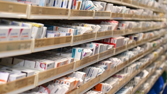 03.11.2025 Köln. Wie kommt das Medikament zum Patienten? Die Uniklinik Köln hat ein neues Unit-Dose-System entwickelt. Foto: Alexander Schwaiger