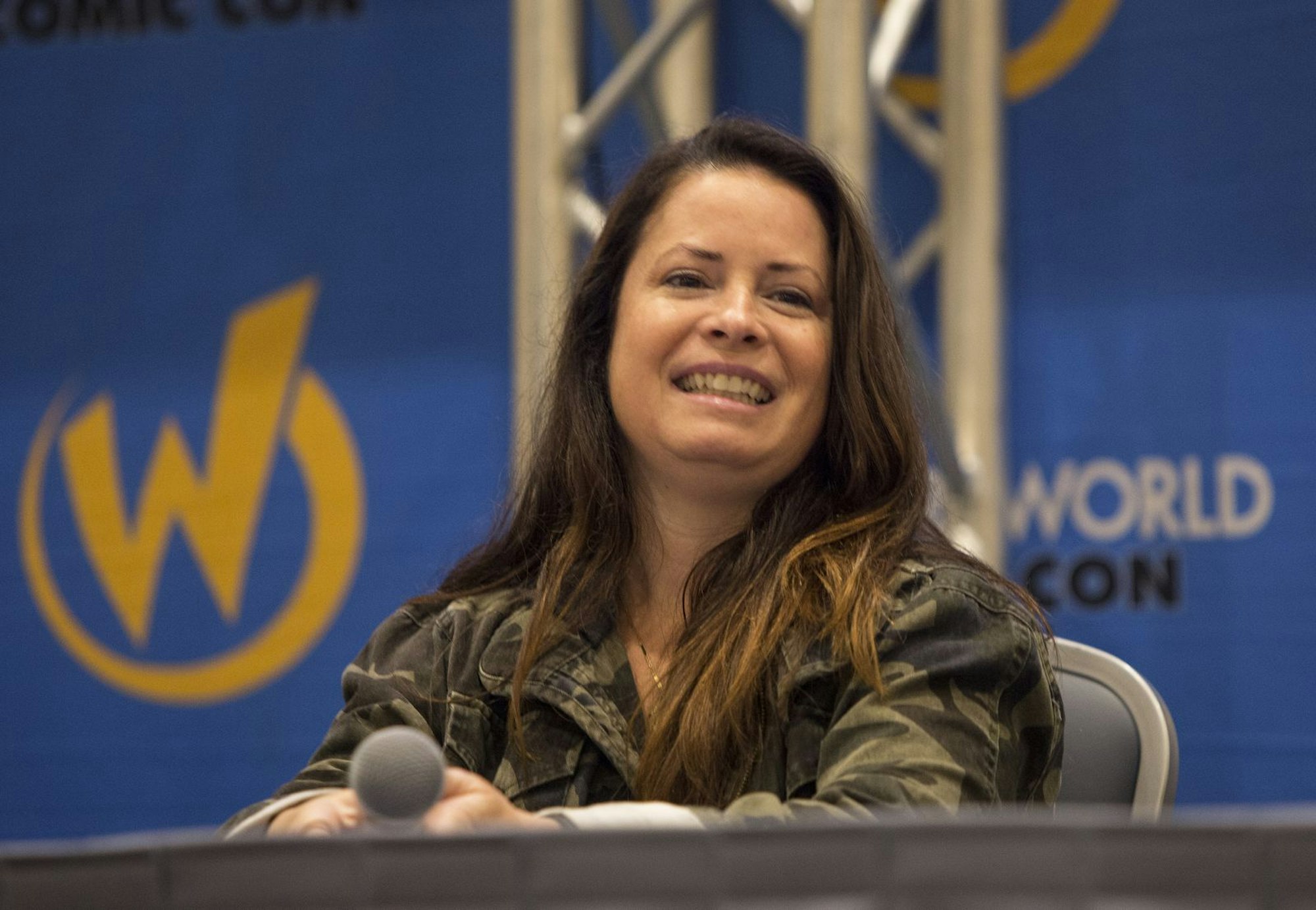 Holly Marie Combs betreibt seit einigen Jahren einen „Charmed“-Podcast. (Bild: Barry Brecheisen / Getty Images)