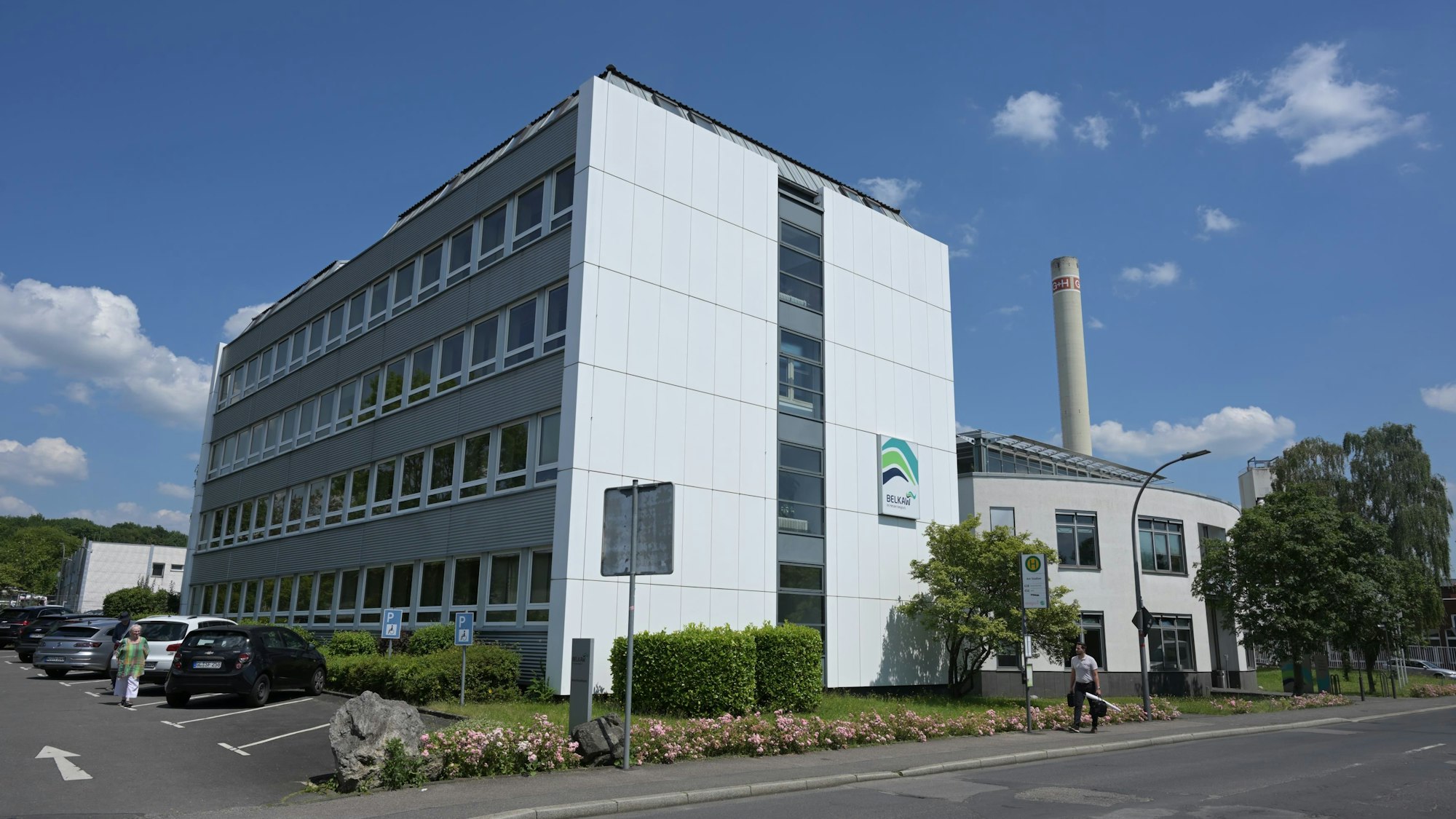 Das Foto zeigt das Belkaw-Verwaltungsgebäude in Bergisch Gladbach