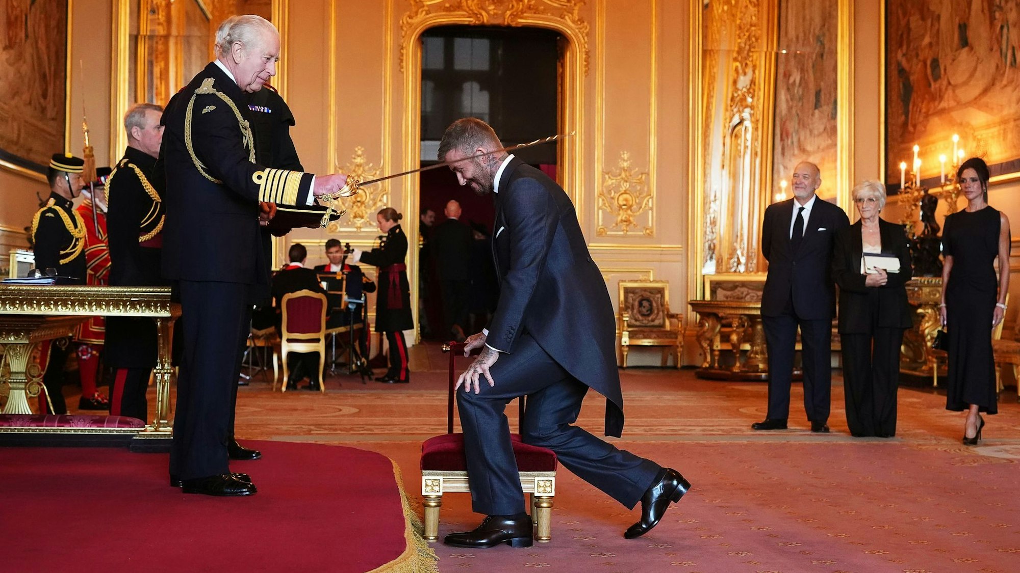 David Beckham wurde zum Ritter geschlagen.