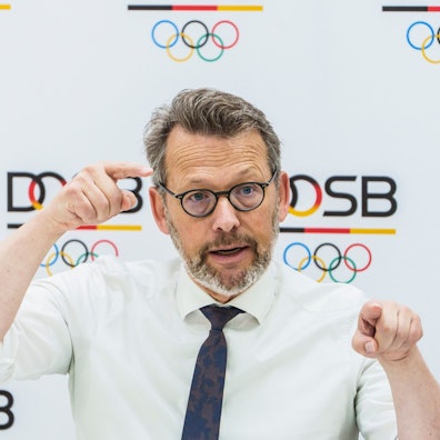 ARCHIV - 11.09.2025, Hessen, Frankfurt/Main: Otto Fricke, neuer Vorstandsvorsitzender des Deutschen Olympischen Sportbundes (DOSB), sitzt bei einem Pressegespräch. (zu dpa: «Olympia: DOSB-Vorstandschef sieht keine Vorentscheidung») Foto: Andreas Arnold/dpa +++ dpa-Bildfunk +++