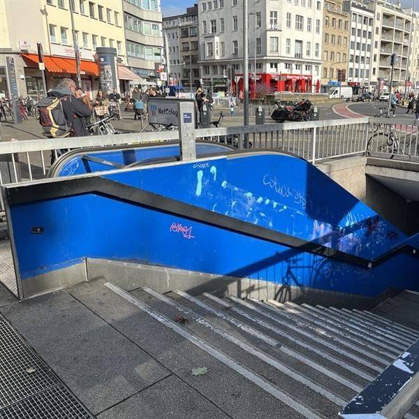 Einer der Zugänge auf den Ebertplatz.