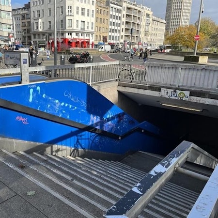 Einer der Zugänge auf den Ebertplatz.