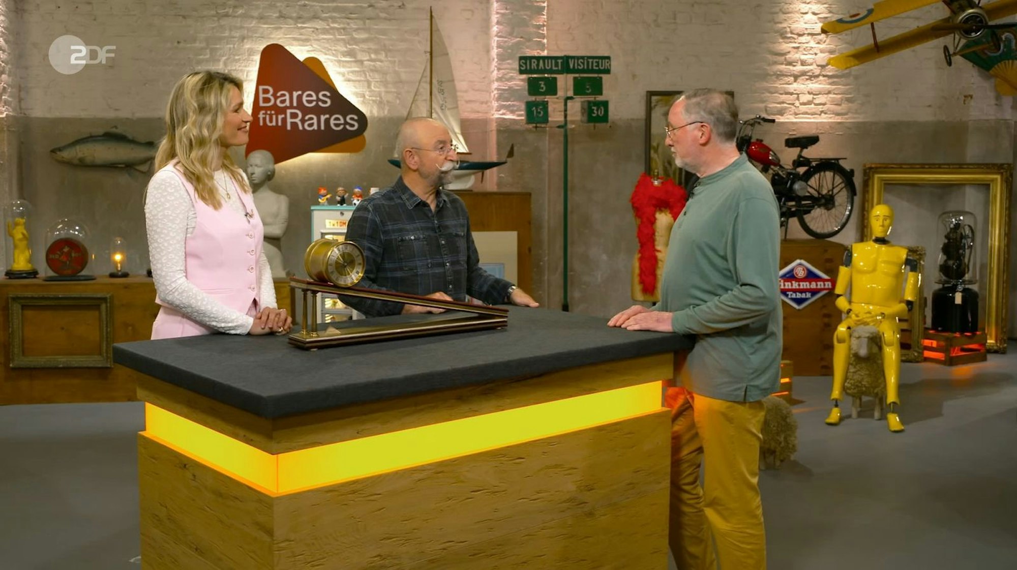 „Absolut unrealistische Preise“ las der Verkäufer bei der Netzrecherche über seine Roll-Uhr von Dent. Das selbstlaufende Modell, das nur durch Eigengewicht angetrieben wurde, konnte 500 bis 800 Euro einbringen. (Bild: ZDF)