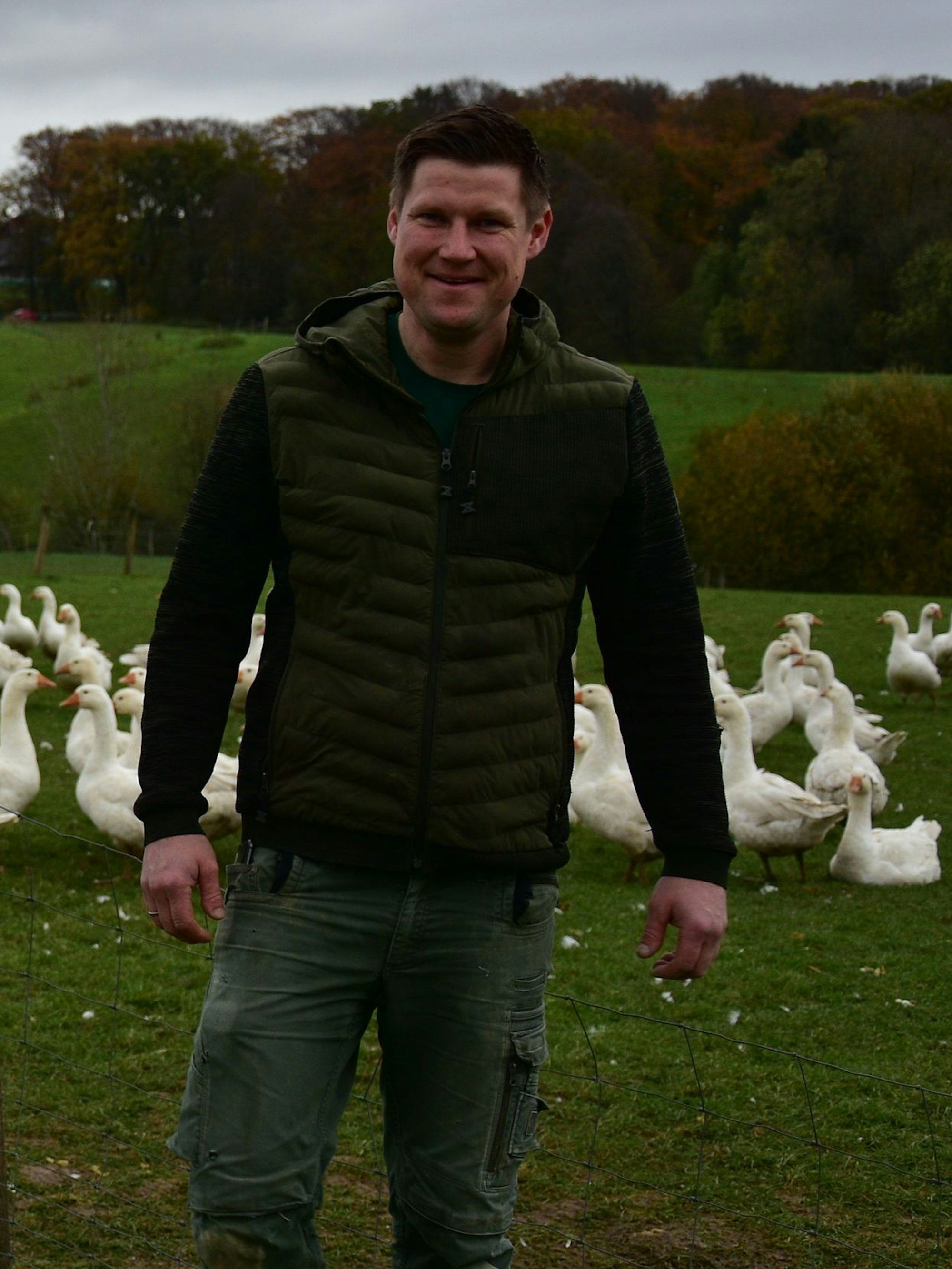 Andreas Trimborn ist auf Gut Schiefelbusch verantwortlich fürs Federvieh.