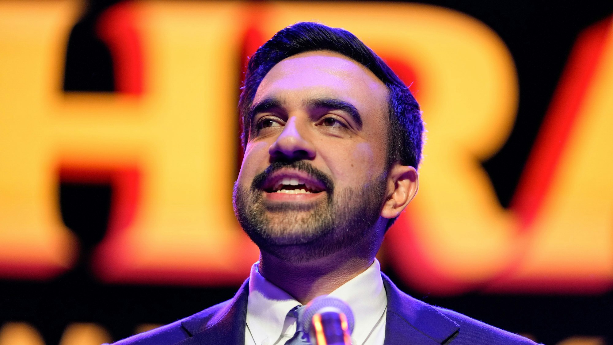 Zohran Mamdani wird neuer Bürgermeister von New York.