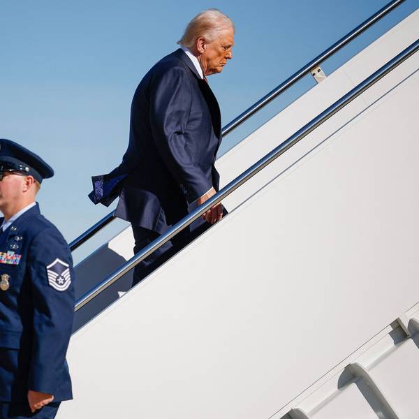 Donald Trump steigt in die Air Foce One ein: Die Umfragewerte des US-Präsidenten sind im Keller.