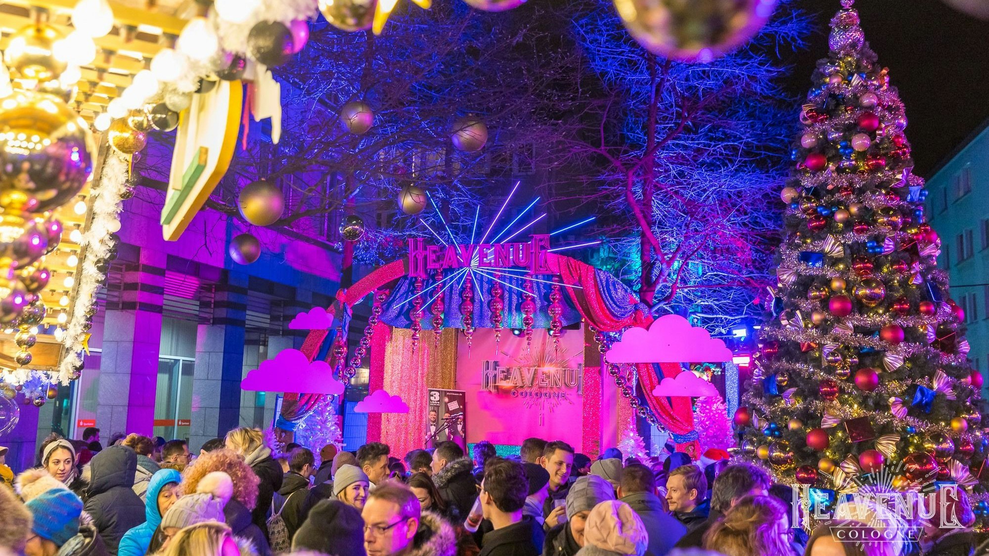 Heavenue Ansicht mit Baum