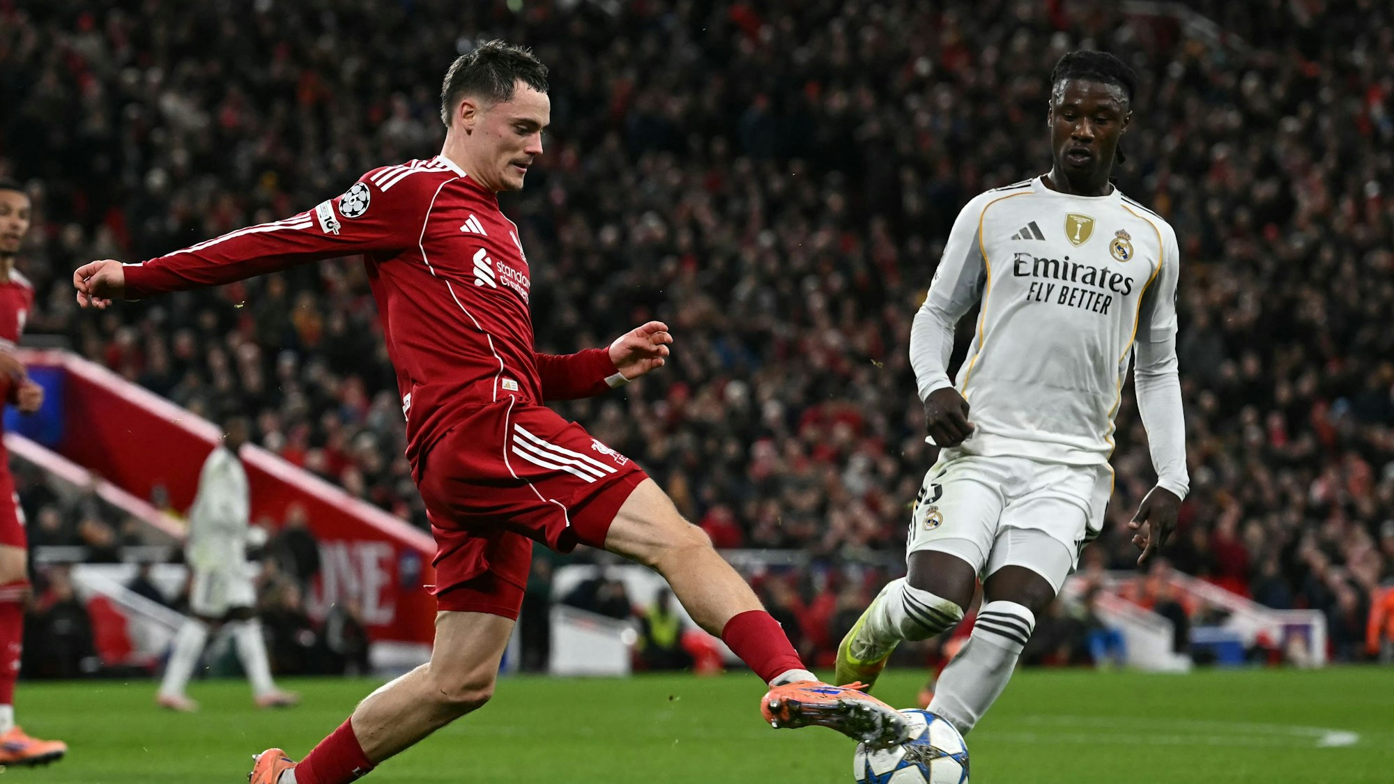 Florian Wirtz (l.) vom FC Liverpool.