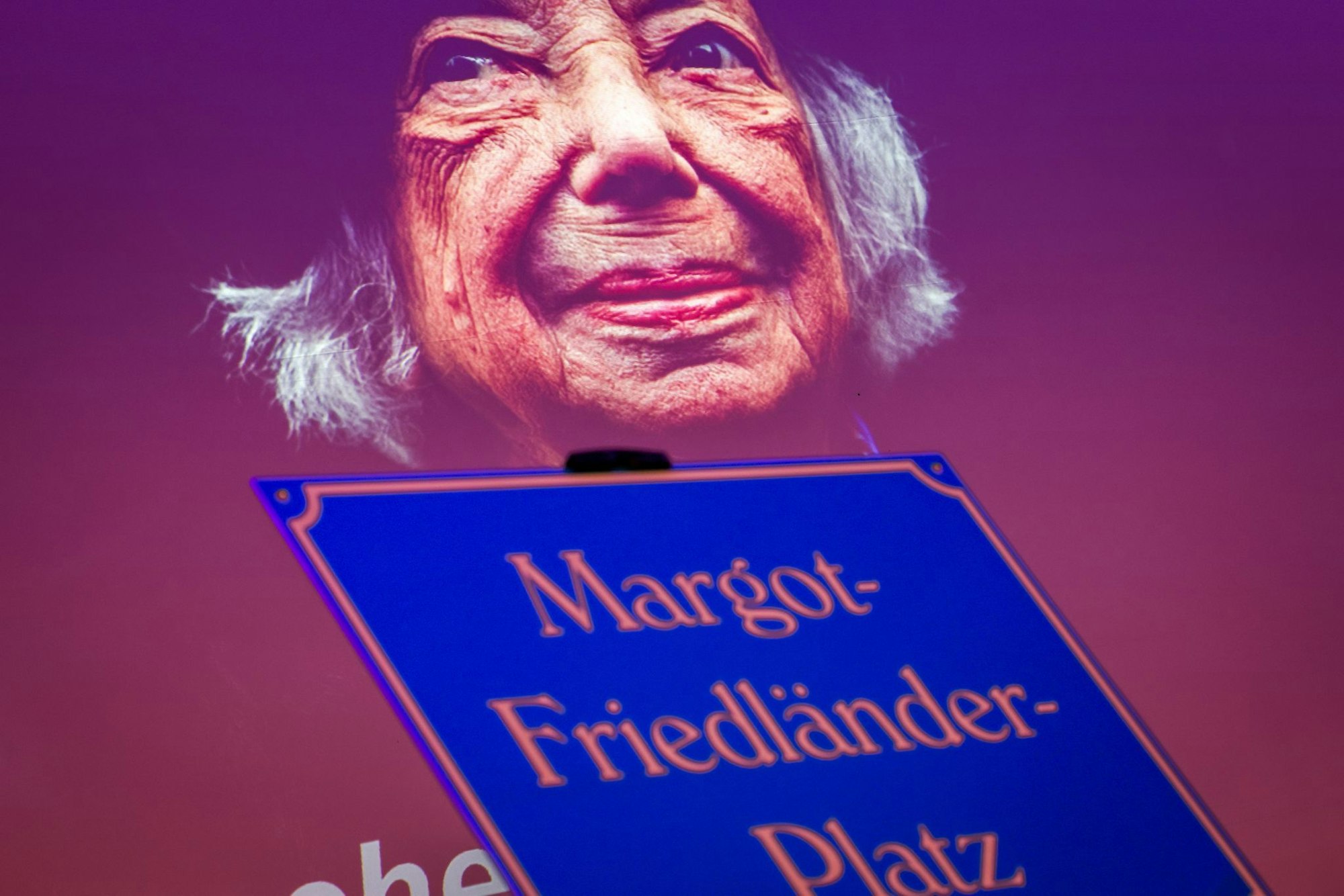 Sie starb vor etwa einem halben Jahr im stolzen Alter von 103 Jahren, nun ist sie Namensgeberin für einen Platz: Margot Friedländer.