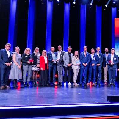 31.10.2025, Köln: 4. Wirtschaftsnacht Rheinland 2025 der Kölner Stadt-Anzeiger Medien unter dem Motto „Mission Possible - Zeit für neue Held:innen“ - Gruppenbild aller Preisträger und Preisträgerinnen mit Ministerpräsident Hendrik Wüst. Foto: Thilo Schmülgen