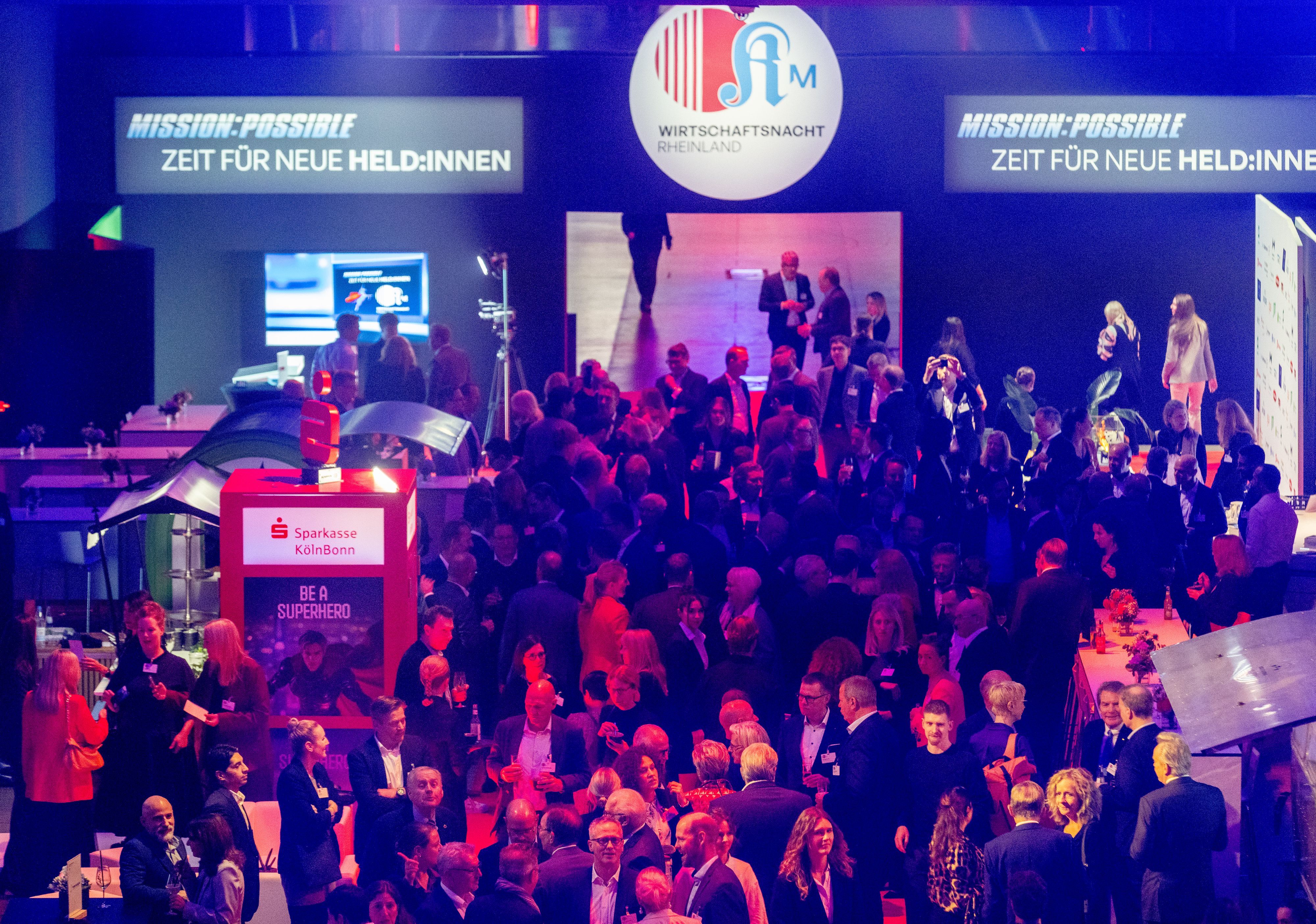 Blick auf den Einlassbereich zur Wirtschaftsnacht Rheinland 2025