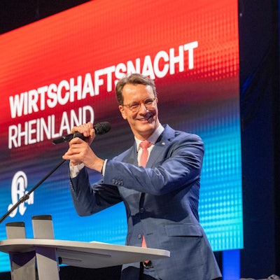 NRW-Ministerpräsident Hendrik Wüst (CDU) war der diesjährige Ehrengast der Wirtschaftsnacht.