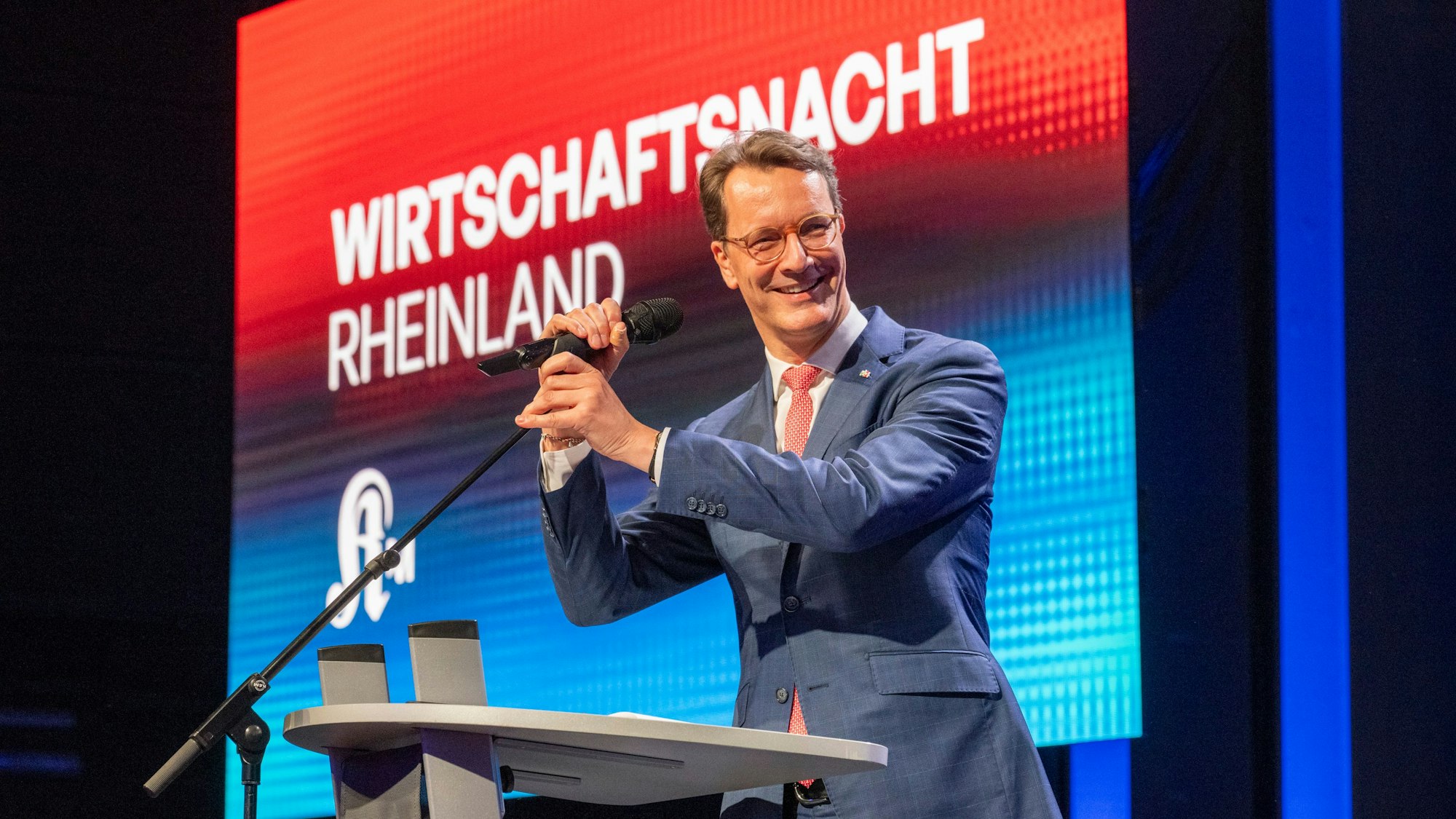 NRW-Ministerpräsident Hendrik Wüst (CDU) war der diesjährige Ehrengast der Wirtschaftsnacht.