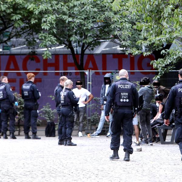Die Polizei ist am Neumarkt in der Kölner Innenstadt im Dauereinsatz.