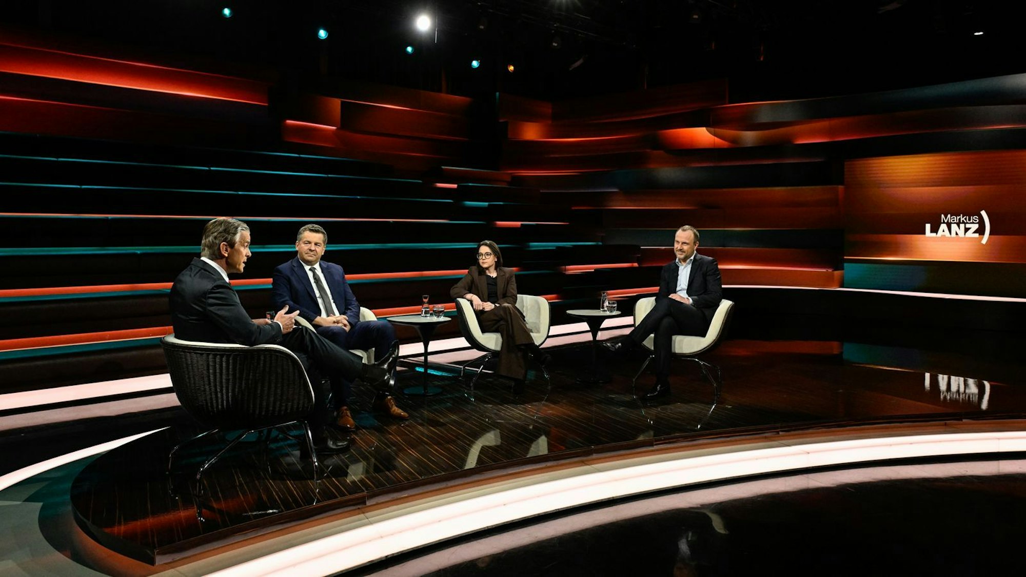 Bei „Markus Lanz“ erläuterte Sven Schulze, der CDU-Spitzenkandidat für die Landtagswahl in Sachsen-Anhalt, wie er zur Brandmauer in Bezug auf die AfD und Linkspartei steht. (Bild: ZDF / Markus Hertrich)