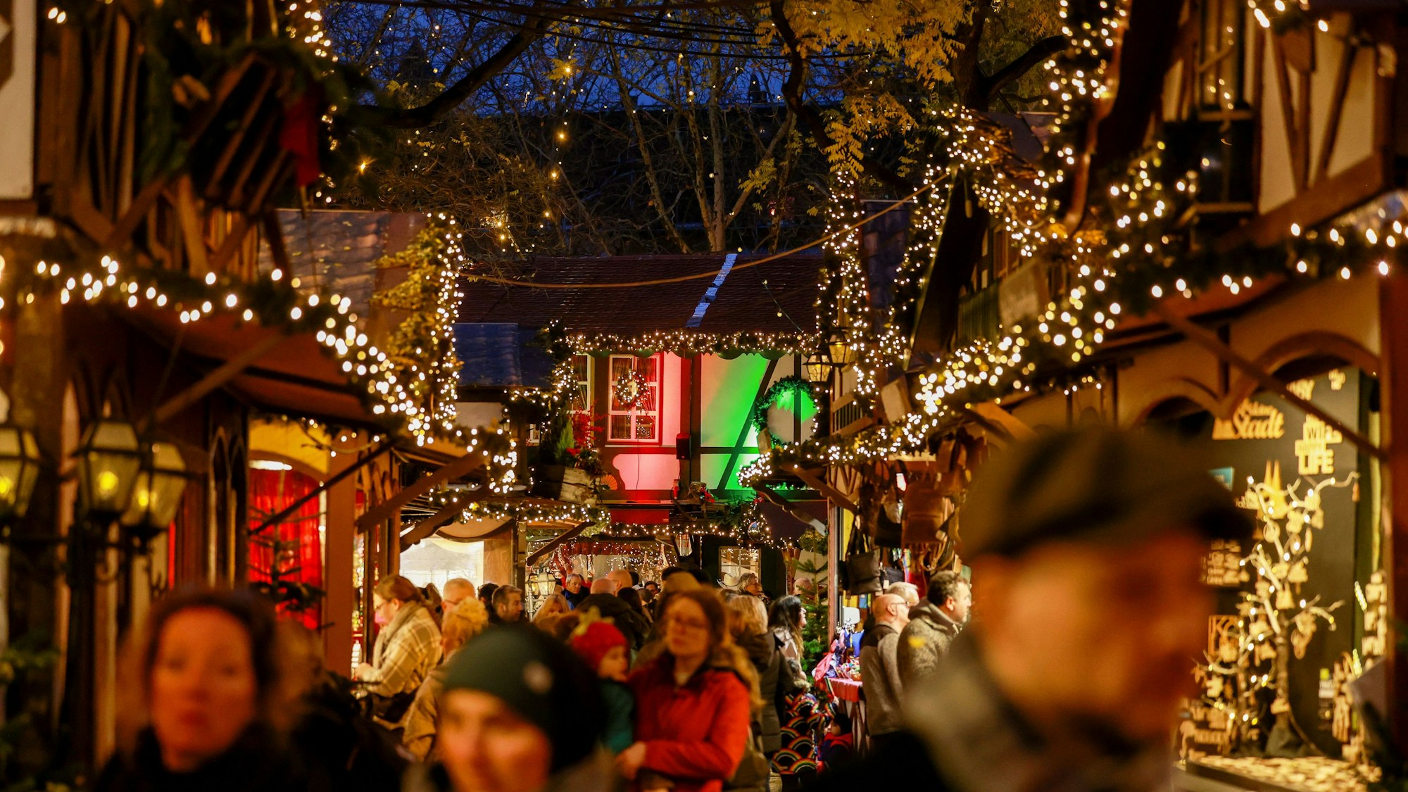 Der Weihnachtsmarkt auf dem Rudolfplatz