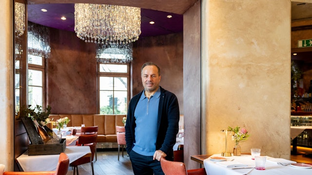 Franz Gruber in seinem Restaurant im Agnesviertel