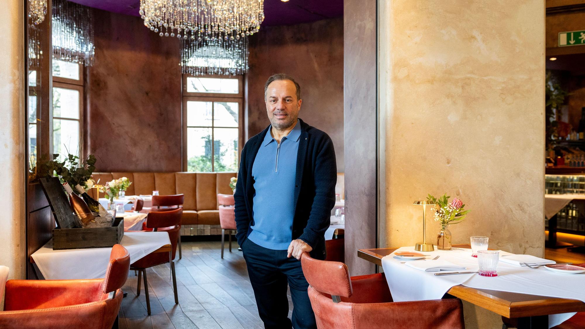 Franz Gruber in seinem Restaurant im Agnesviertel