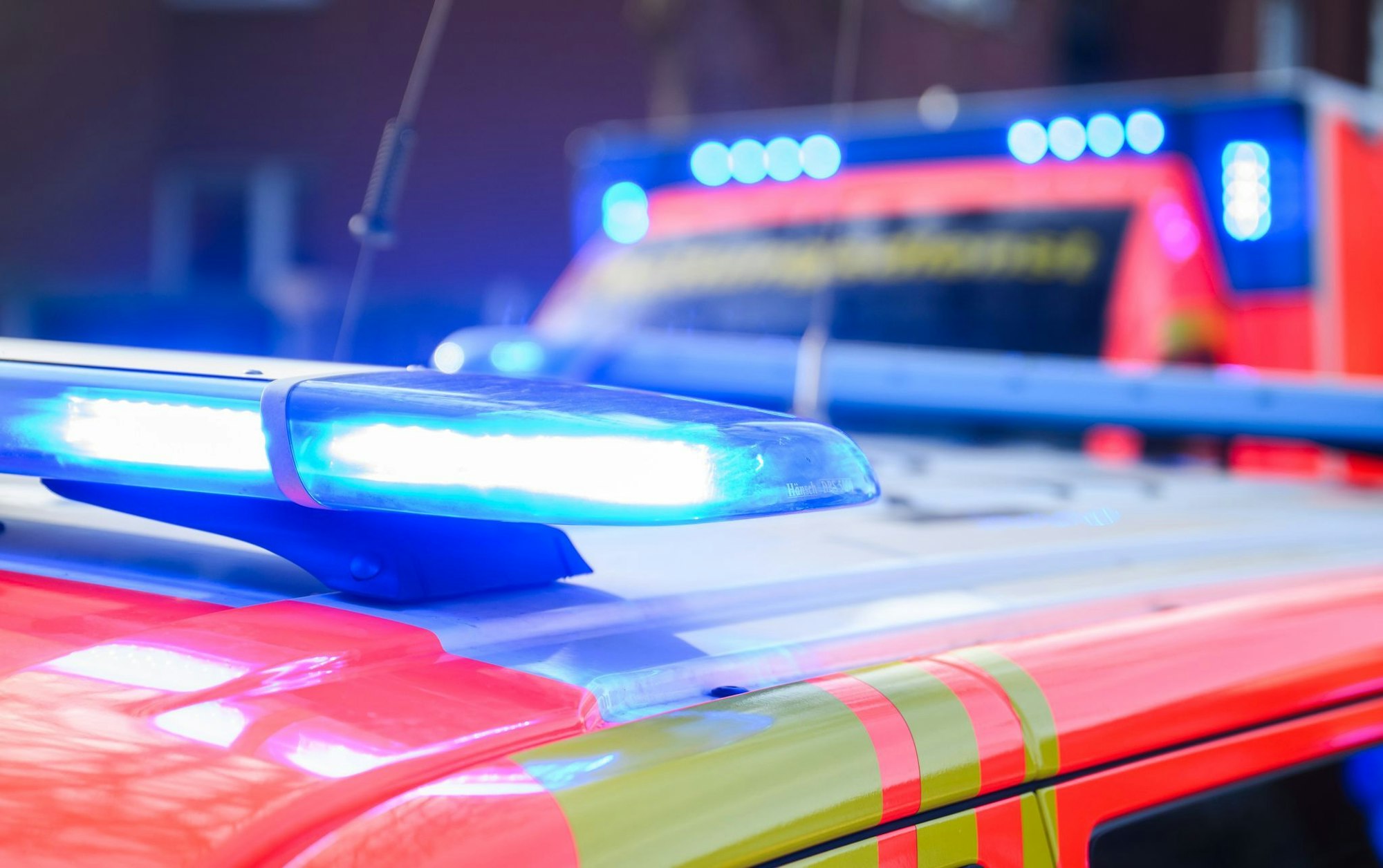 In Kirchlengern in Ostwestfalen wurde der Notarzt nach einem angeblichen Unfall gerufen. Die Polizei ermittelt wegen eines versuchten Tötungsdeliktes. (Archivbild)