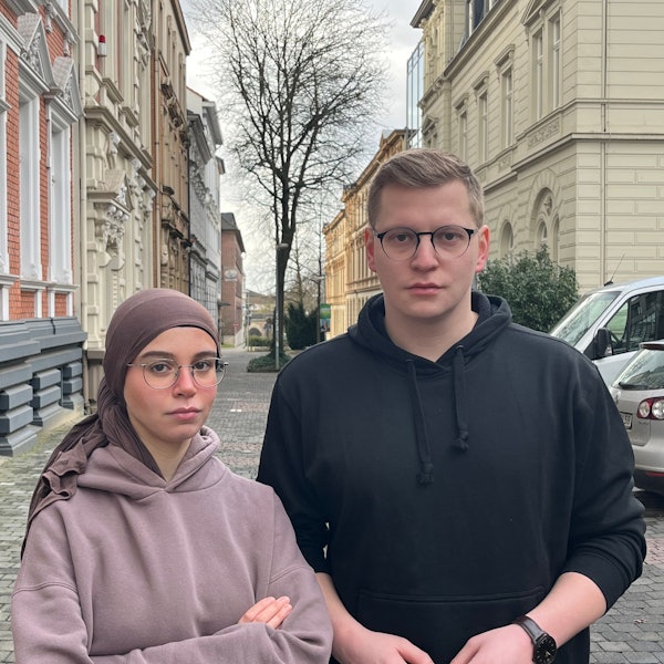 Die Landessprecher der Grünen Jugend in NRW, Aslı Baskas und Björn Maue.