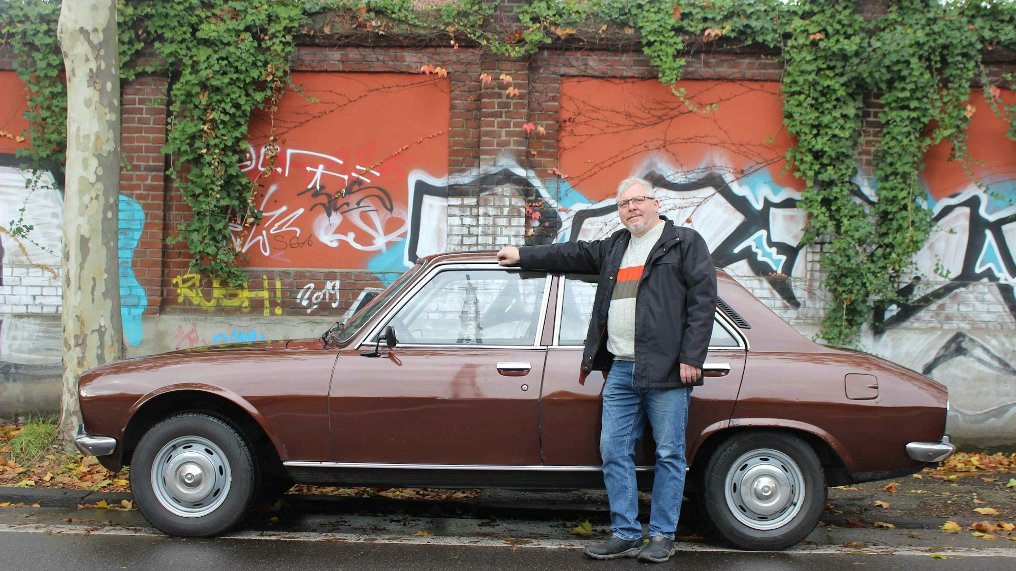 Sascha Spreiers Peugeot hat so seine Schönheitsfehler, ist technisch aber gut in Schuss.