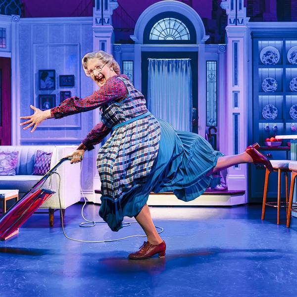 Mrs. Doubtfire mit Staubsauger
