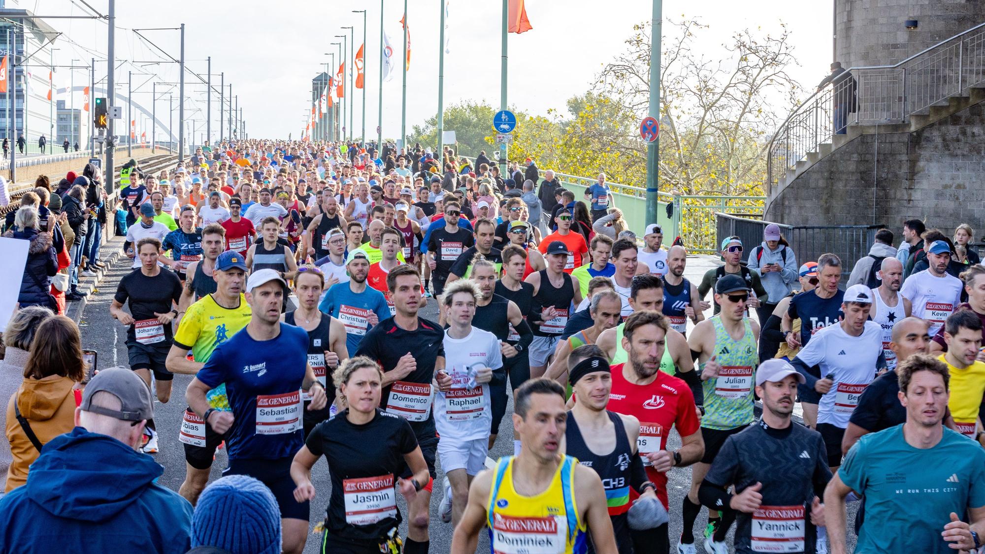 05.10.2025
Köln:
27. Generali Köln Marathon: Die Laufveranstaltung wird immer beliebter, in diesem Jahr sind 37.000 Teilnehmende angemeldet.
Foto: Martina Goyert